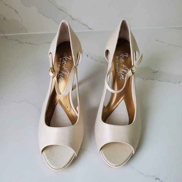 Jen+Kim. Satin material. NWB high heels shoes. Dust bag - Picture 5 of 9